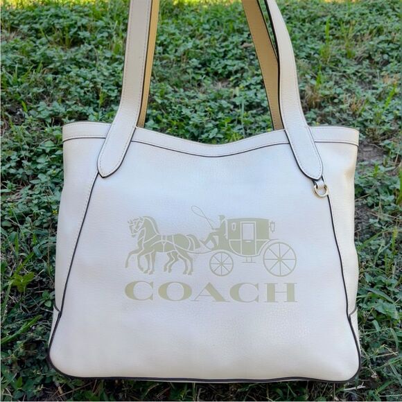 COACH Peyton Horse & Carriage 40 Laptop Work Tote Shoulder Bag Gallery Ava City - Picture 1 of 11
